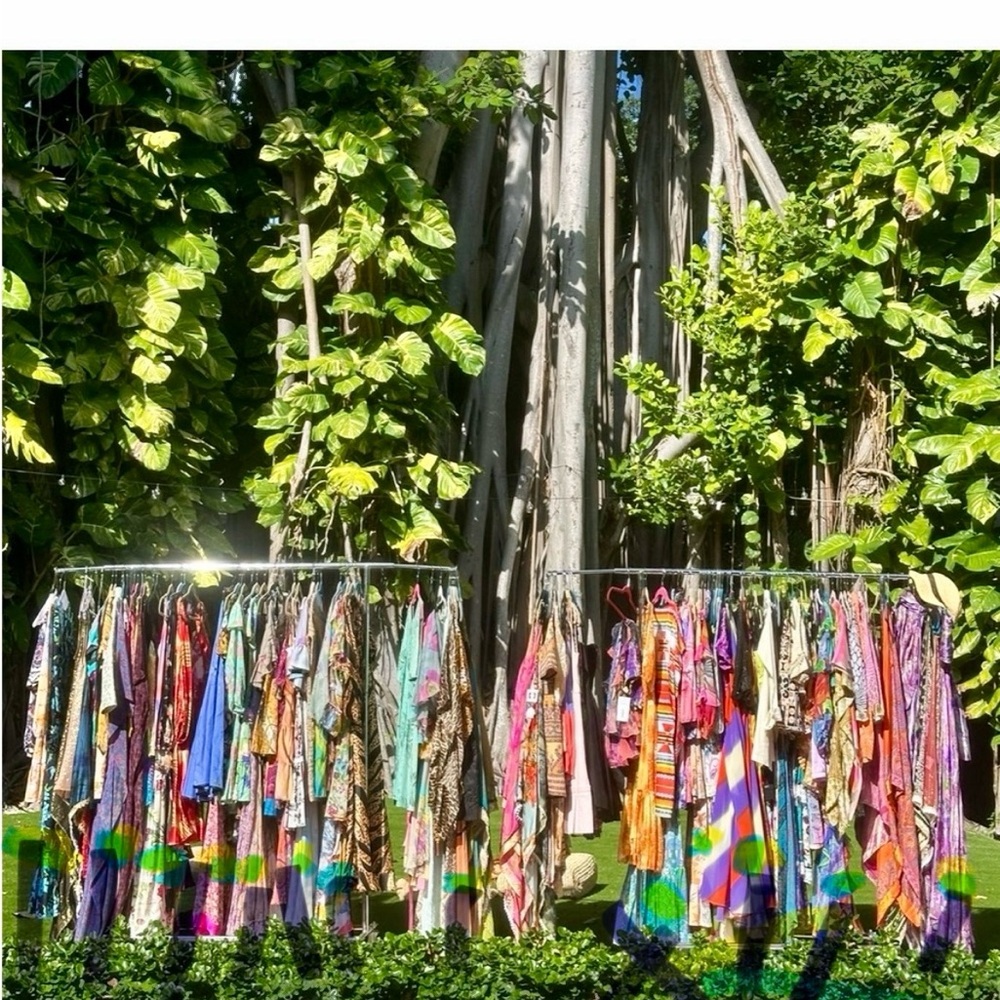 Looking 👀 for this items. Long Tracy FEITH dresses